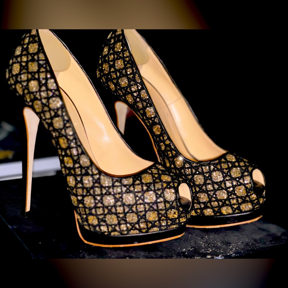 Platform heel peep toes